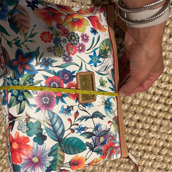 NWT Cavalcanti White Floral Purse - Picture 11 of 14